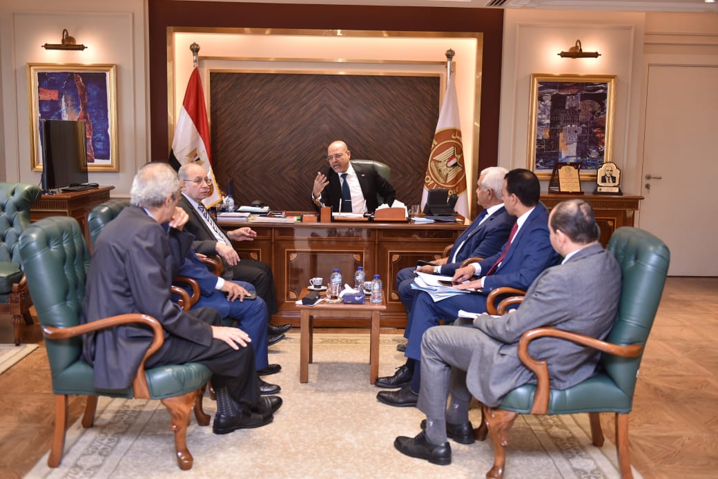 وزير القوى العامله 